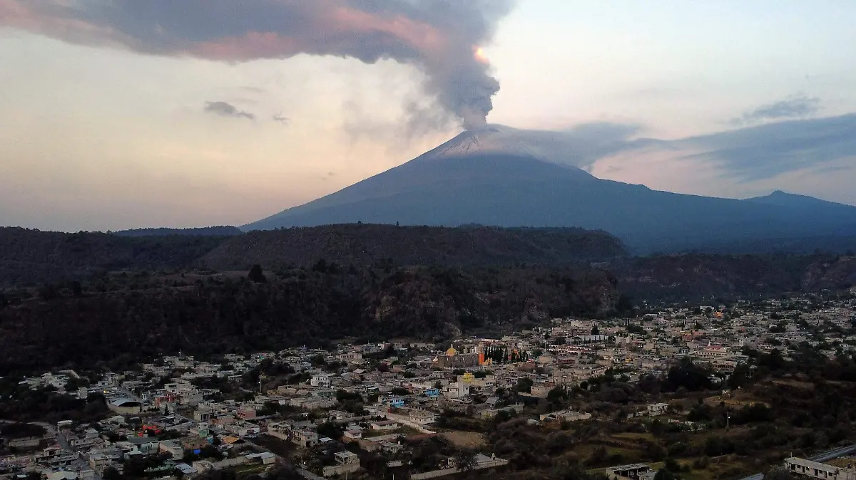 Recuento del despertar del Popocatépetl ivan